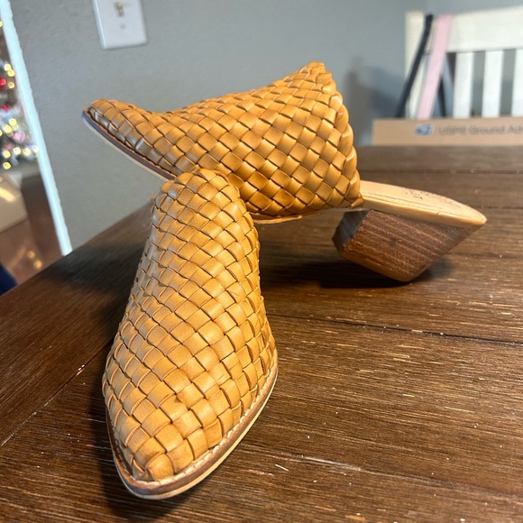 Woven block heel mules size 8 - Picture 2 of 8